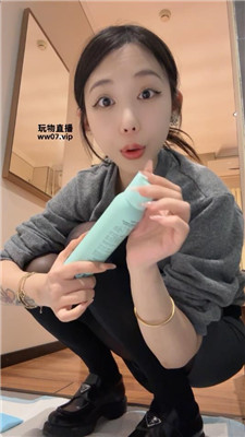 174158ke773nrggb7pogn4.jpg